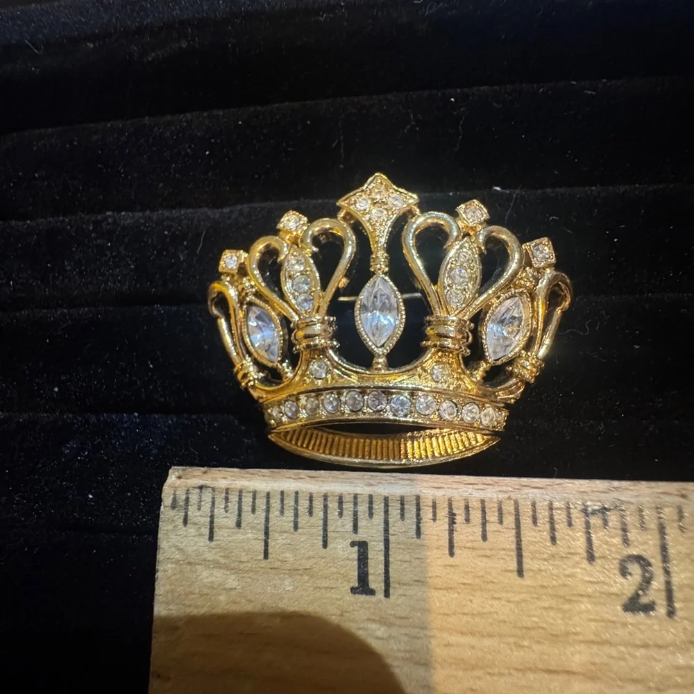Kenneth‎ J Lane for Avon Gold Crown Brooch with Rhinestones